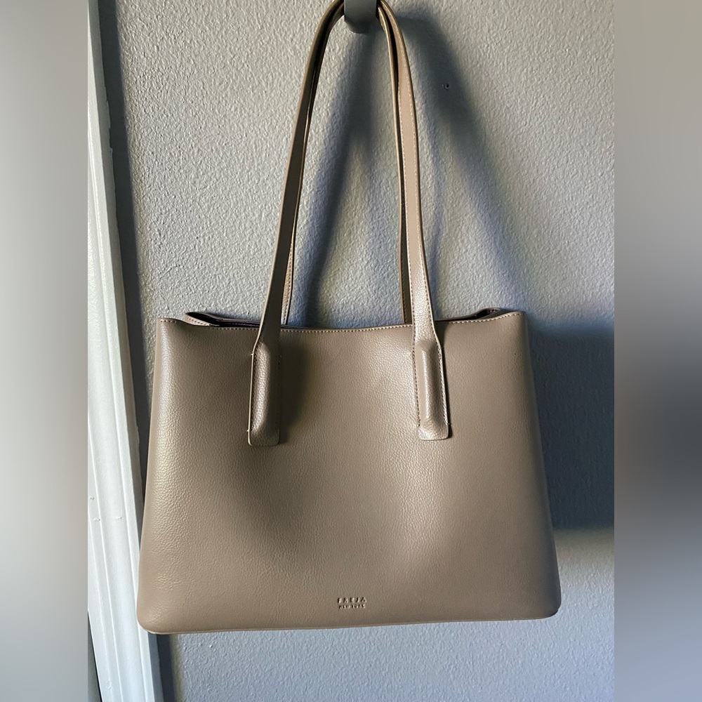 Freja NYC Linnea Taupe Tote Bag with Duster Bag - Picture 2 of 16
